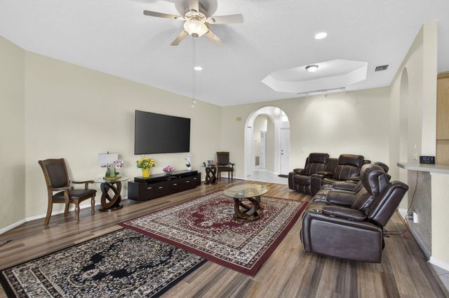 8600 Pine Cay, West Palm Beach, FL 33411