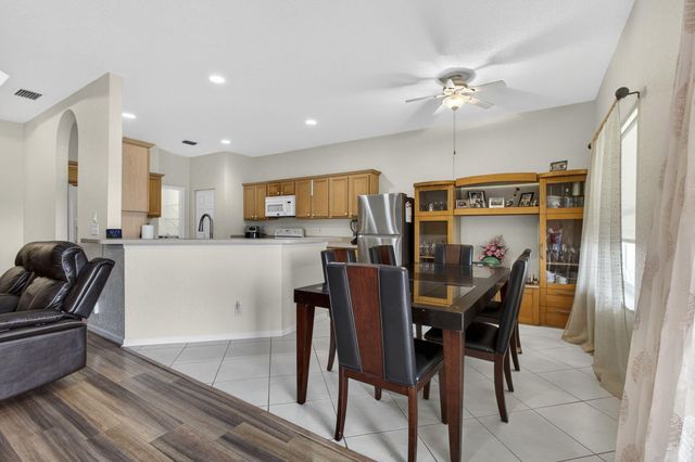 8600 Pine Cay, West Palm Beach, FL 33411