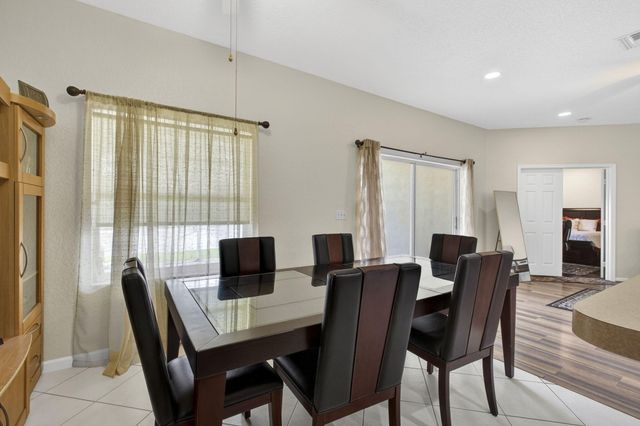 8600 Pine Cay, West Palm Beach, FL 33411