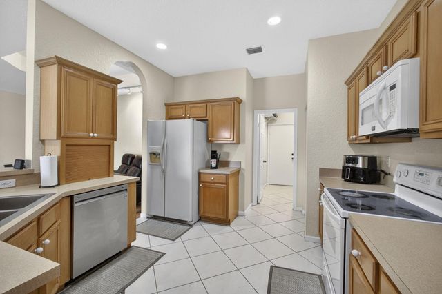 8600 Pine Cay, West Palm Beach, FL 33411