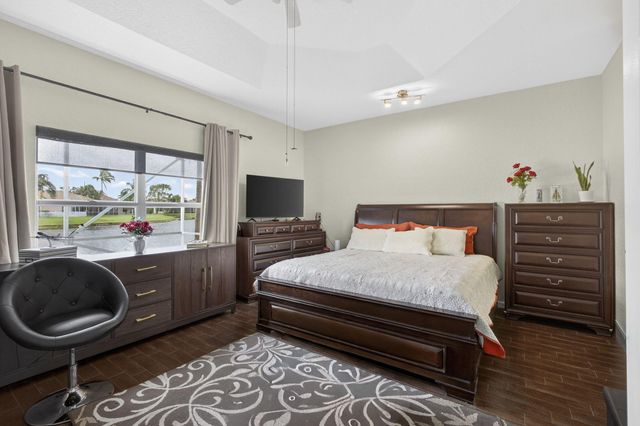 8600 Pine Cay, West Palm Beach, FL 33411