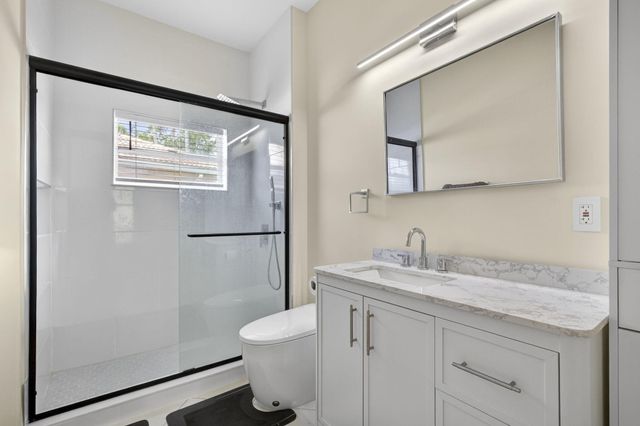 8600 Pine Cay, West Palm Beach, FL 33411