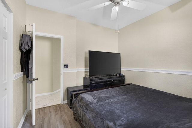 8600 Pine Cay, West Palm Beach, FL 33411