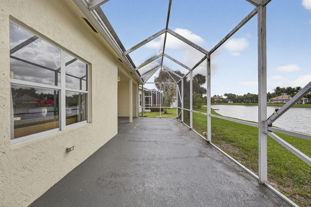 8600 Pine Cay, West Palm Beach, FL 33411