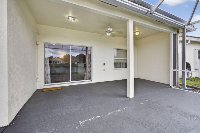 8600 Pine Cay, West Palm Beach, FL 33411