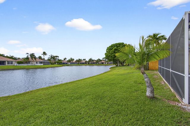 8600 Pine Cay, West Palm Beach, FL 33411