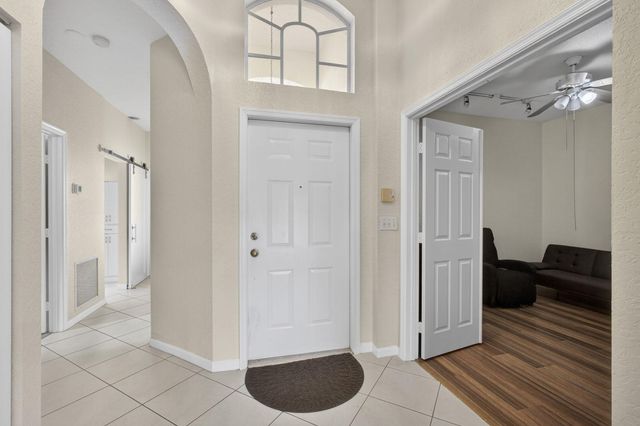 8600 Pine Cay, West Palm Beach, FL 33411