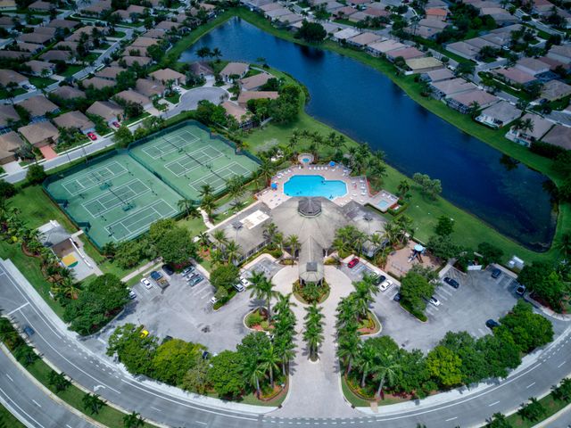 8600 Pine Cay, West Palm Beach, FL 33411