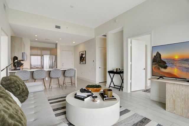 2000 METROPICA Way 2607, Sunrise, FL 33323