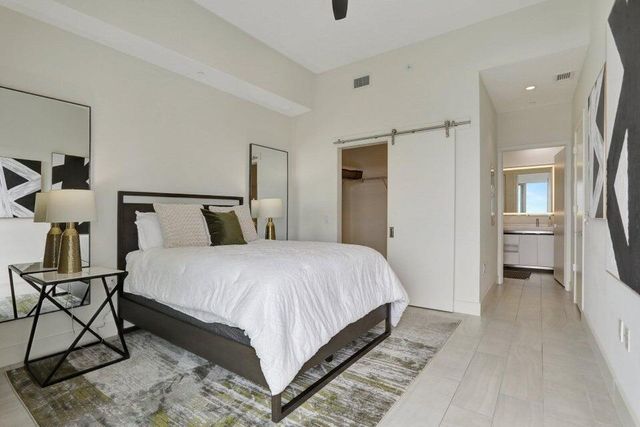 2000 METROPICA Way 2607, Sunrise, FL 33323