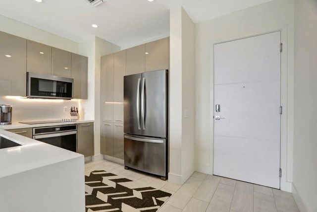 2000 METROPICA Way 2607, Sunrise, FL 33323