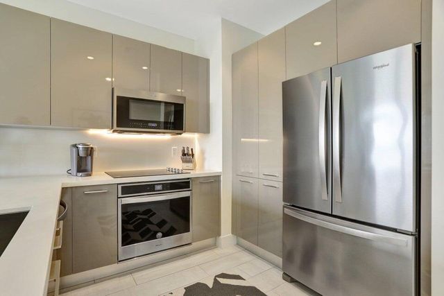 2000 METROPICA Way 2607, Sunrise, FL 33323