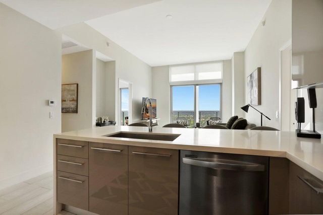 2000 METROPICA Way 2607, Sunrise, FL 33323