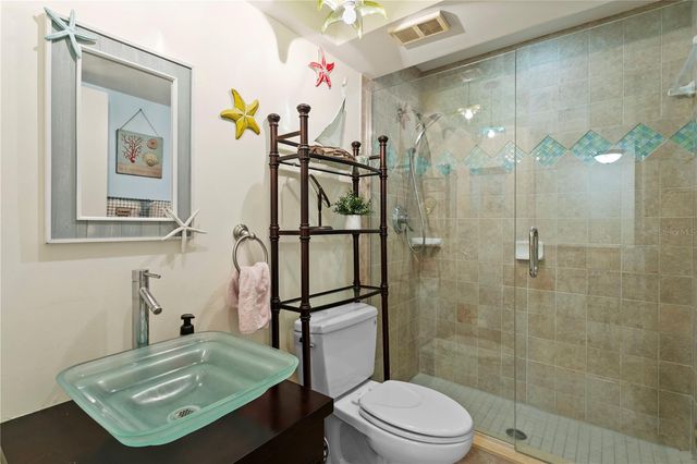 9564 TARA CAY COURT, Seminole, FL 33776