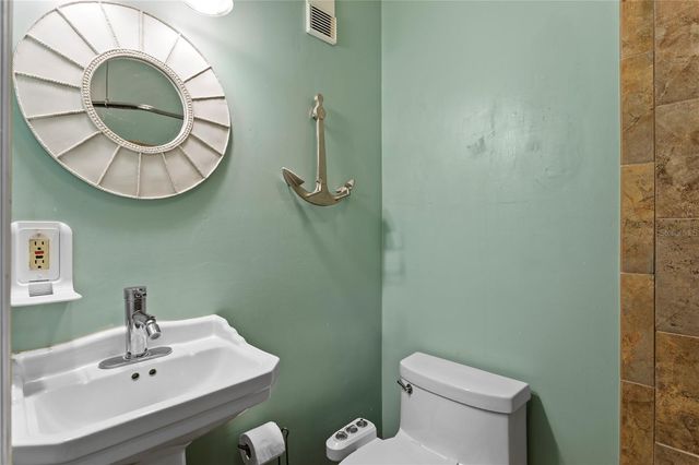 9564 TARA CAY COURT, Seminole, FL 33776