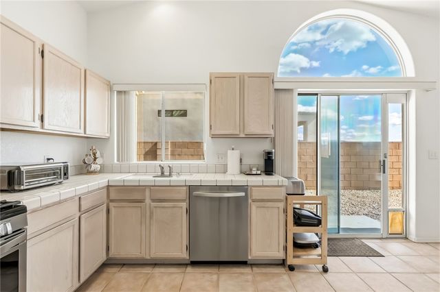 2290 Shadow Canyon Drive, Bullhead City, AZ 86442