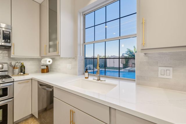 236 Sunset Ridge Drive, League City, TX 77573