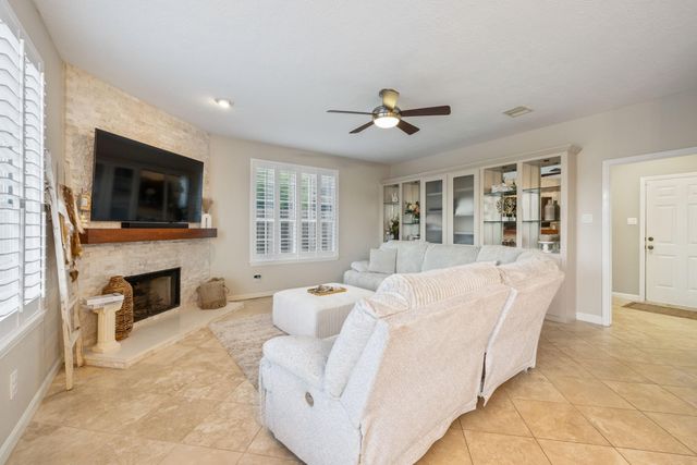 236 Sunset Ridge Drive, League City, TX 77573
