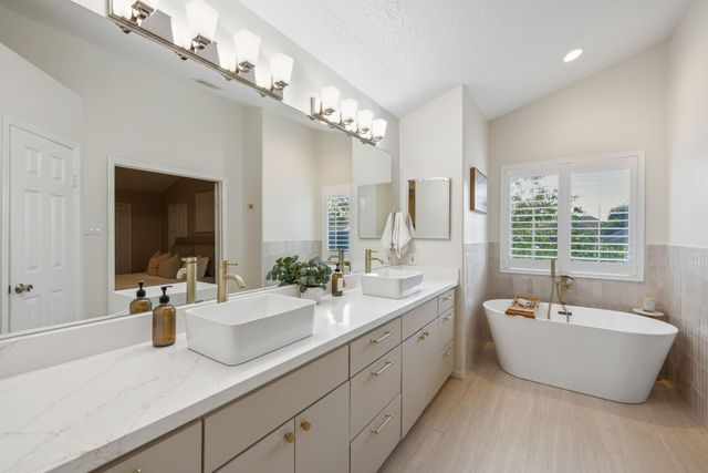 236 Sunset Ridge Drive, League City, TX 77573