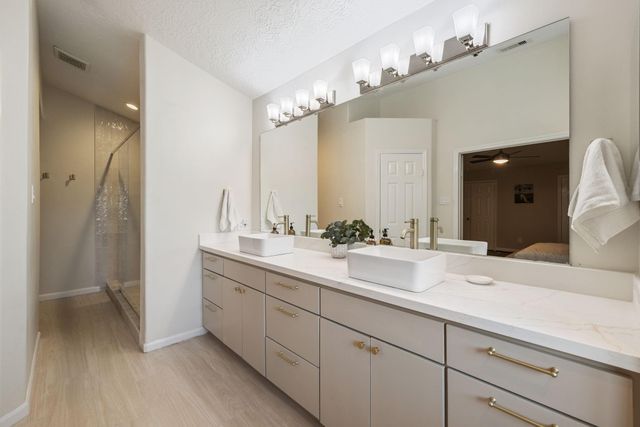 236 Sunset Ridge Drive, League City, TX 77573