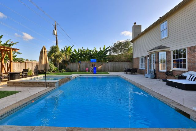 236 Sunset Ridge Drive, League City, TX 77573