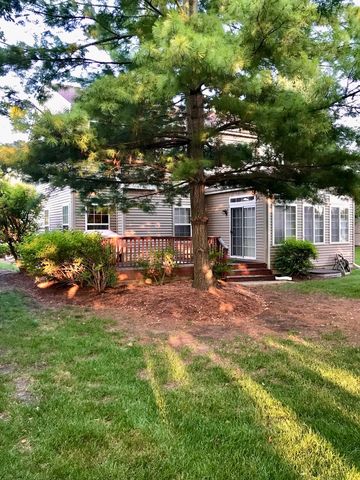 1802 Thornapple Way, Aurora, IL 60504