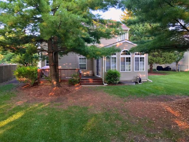 1802 Thornapple Way, Aurora, IL 60504