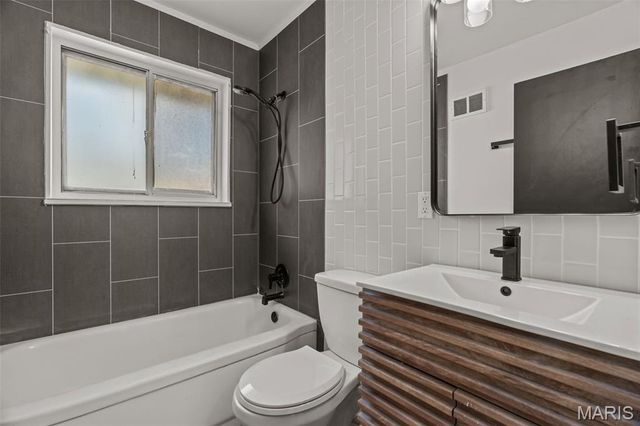 5544 Sapphire Avenue, St Louis, MO 63136