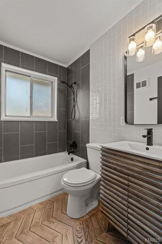 5544 Sapphire Avenue, St Louis, MO 63136