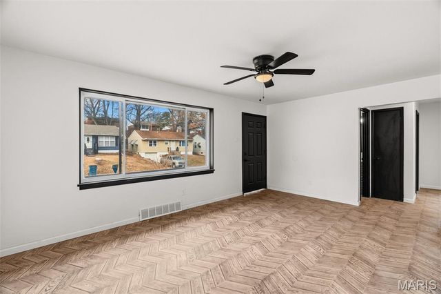 5544 Sapphire Avenue, St Louis, MO 63136