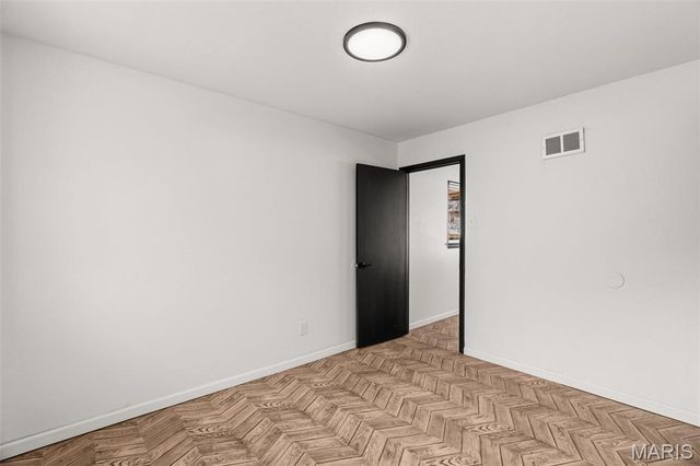 5544 Sapphire Avenue, St Louis, MO 63136