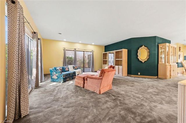 5427 Tallwood Estates Drive, Thomasville, NC 27360