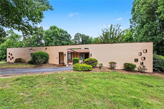5427 Tallwood Estates Drive, Thomasville, NC 27360
