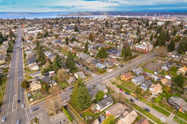 949 S Ridgewood Avenue, Tacoma, WA 98405
