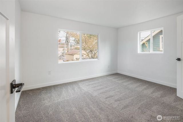 949 S Ridgewood Avenue, Tacoma, WA 98405