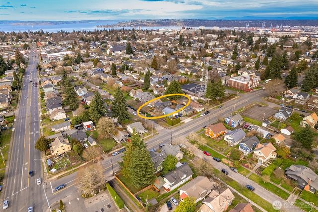 949 S Ridgewood Avenue, Tacoma, WA 98405