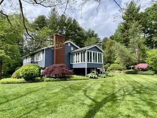 142 Baldwin Rd, Billerica, MA 01821