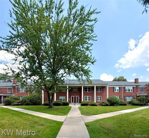 27654 E Echo Valley 132, Farmington, MI 48334