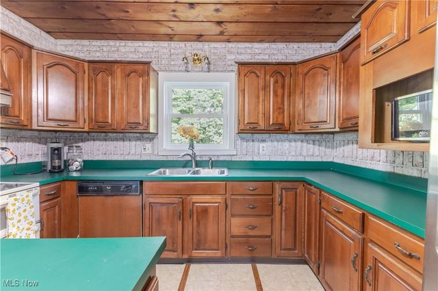 101 Patterson Lane, Follansbee, WV 26037