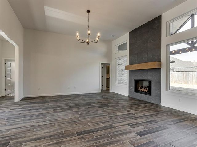 1913 SW 40th Street, Moore, OK 73160