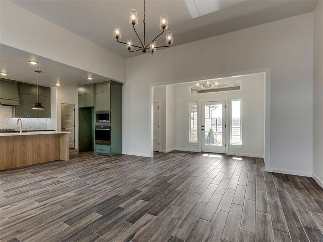 1913 SW 40th Street, Moore, OK 73160