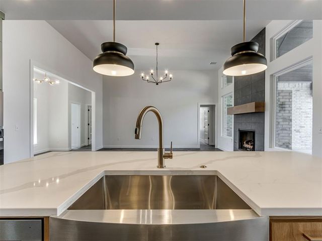 1913 SW 40th Street, Moore, OK 73160