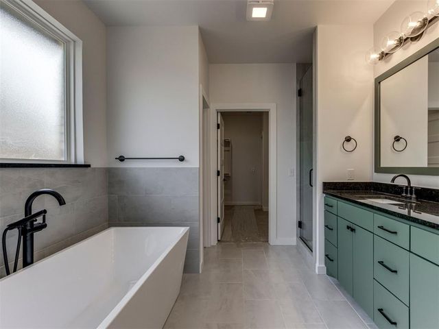 1913 SW 40th Street, Moore, OK 73160