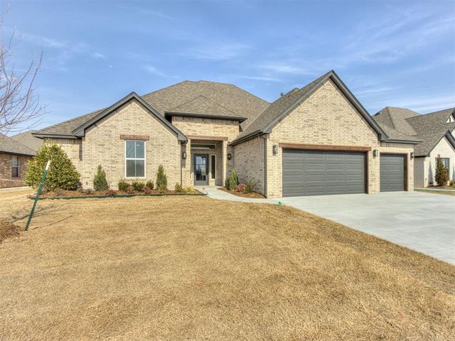 1913 SW 40th Street, Moore, OK 73160