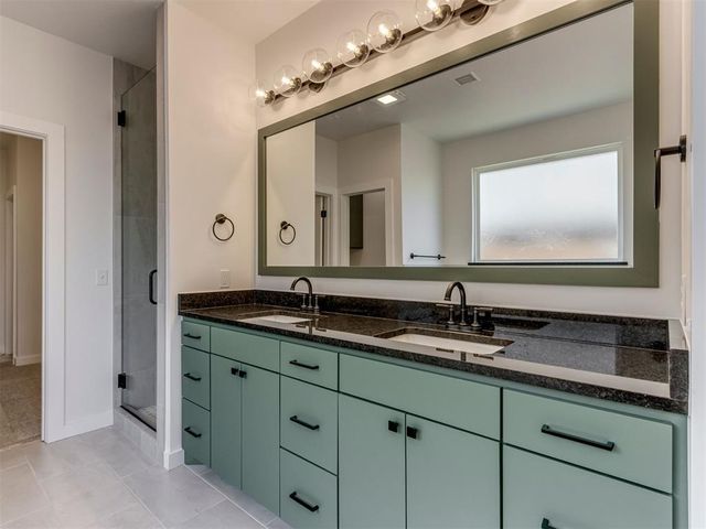 1913 SW 40th Street, Moore, OK 73160