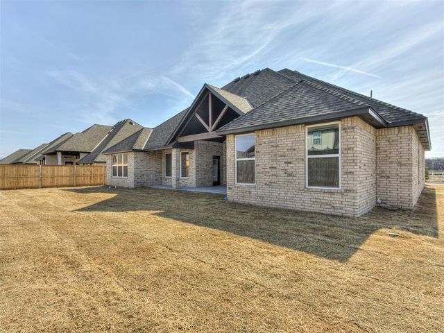 1913 SW 40th Street, Moore, OK 73160