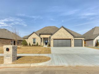 1913 SW 40th Street, Moore, OK 73160