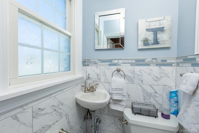 816 Main Street, Islip, NY 11751