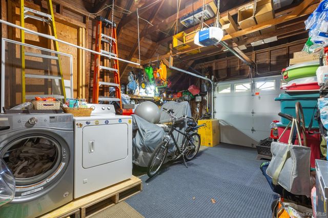 816 Main Street, Islip, NY 11751