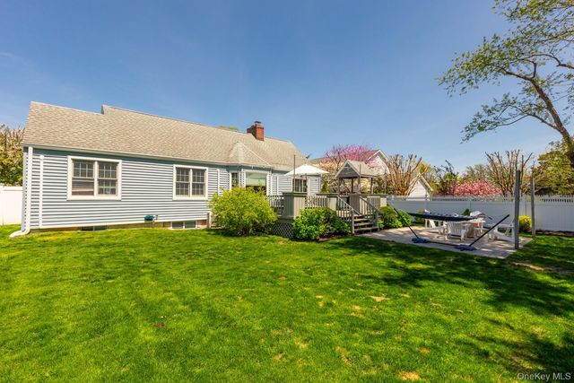 816 Main Street, Islip, NY 11751